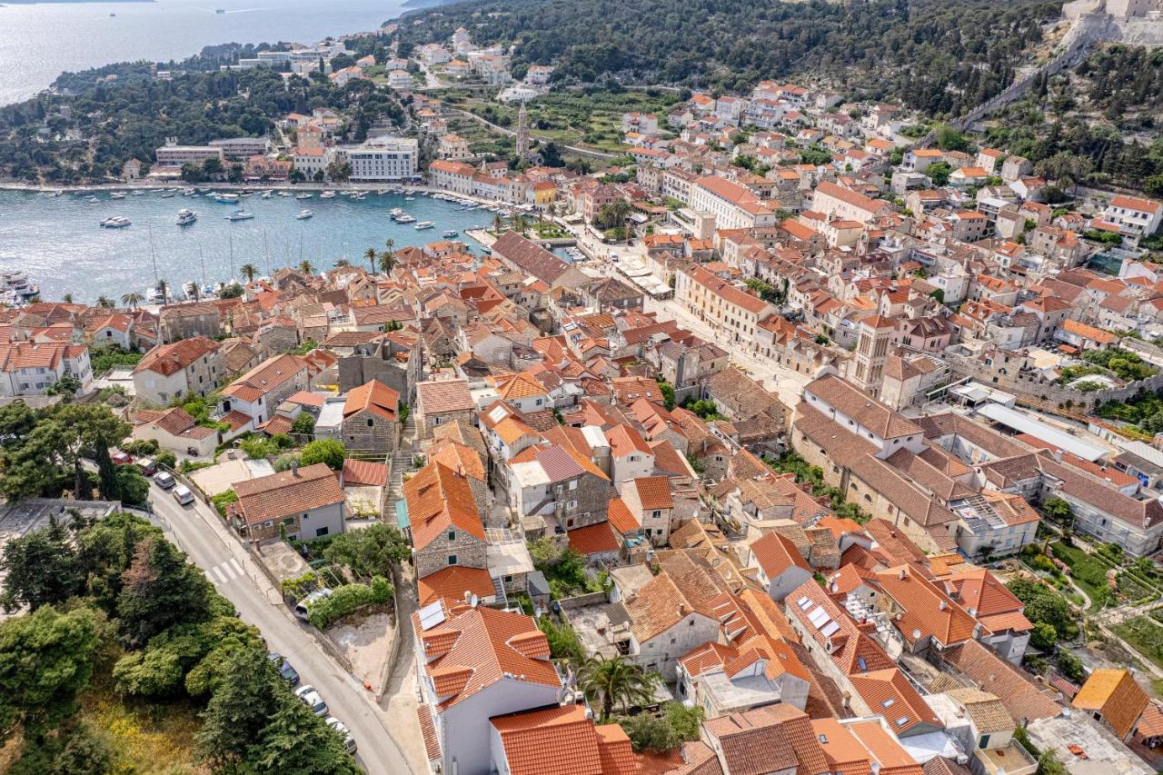 Villa Capitis In The Center- Luxury Apartment With Swimming Pool Hvar Town Eksteriør bilde