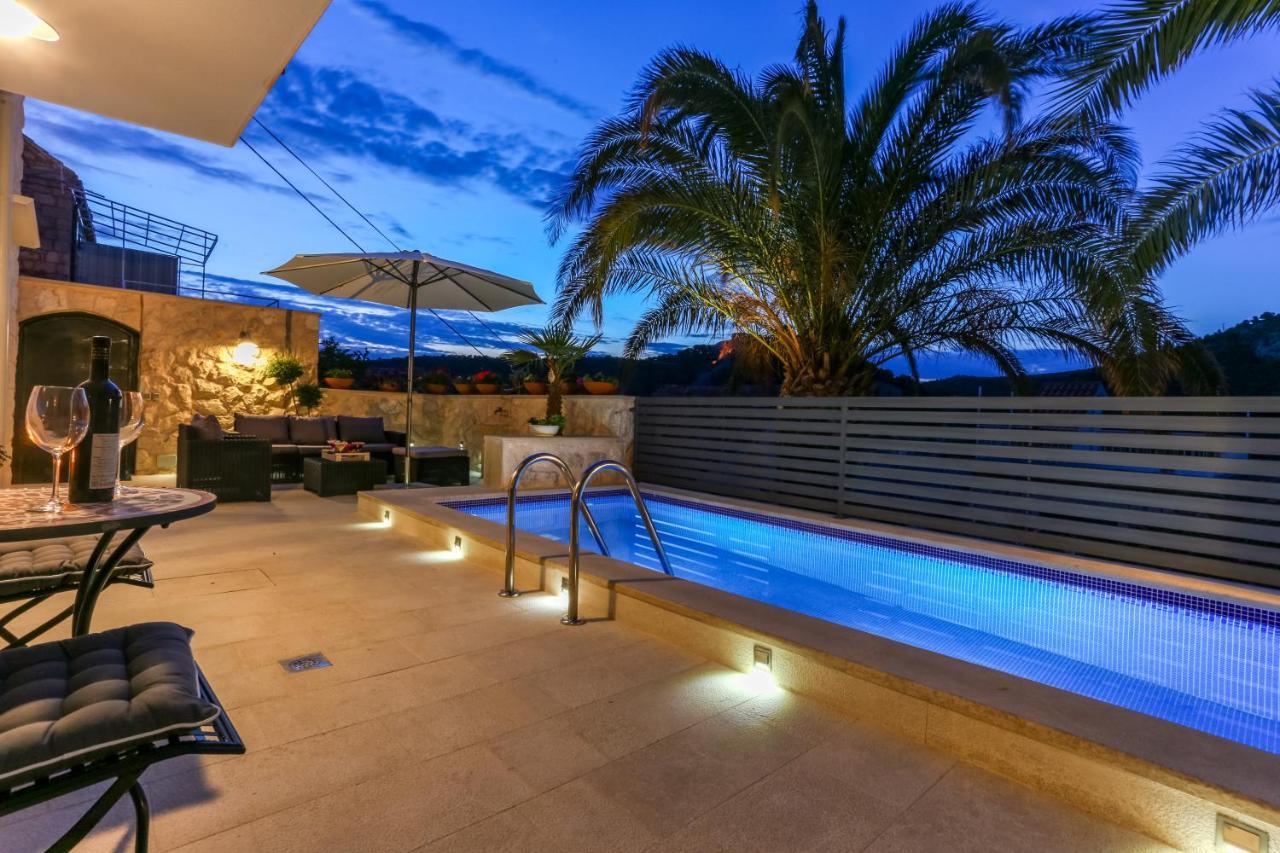 Villa Capitis In The Center- Luxury Apartment With Swimming Pool Hvar Town Eksteriør bilde