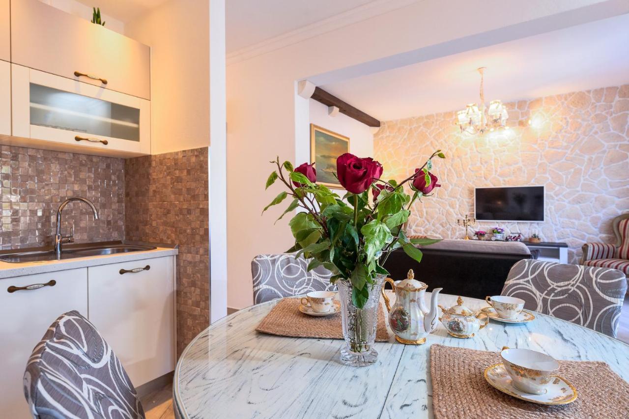 Villa Capitis In The Center- Luxury Apartment With Swimming Pool Hvar Town Eksteriør bilde