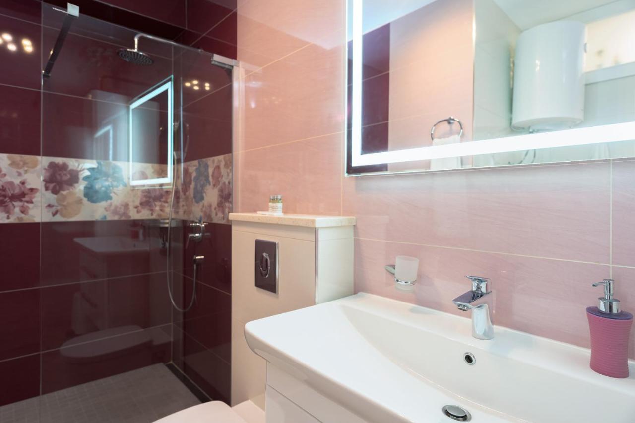 Villa Capitis In The Center- Luxury Apartment With Swimming Pool Hvar Town Eksteriør bilde